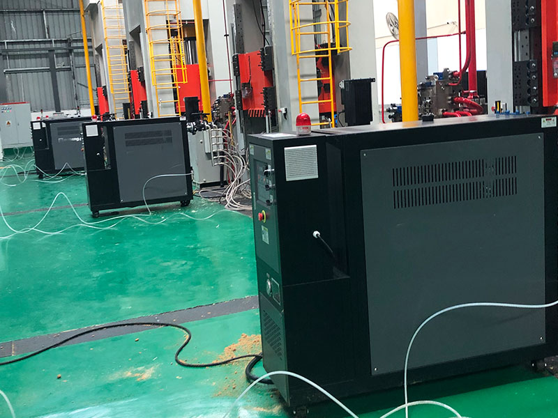 航天发动机尾喷管材料模压成型油温机九游平台·案例